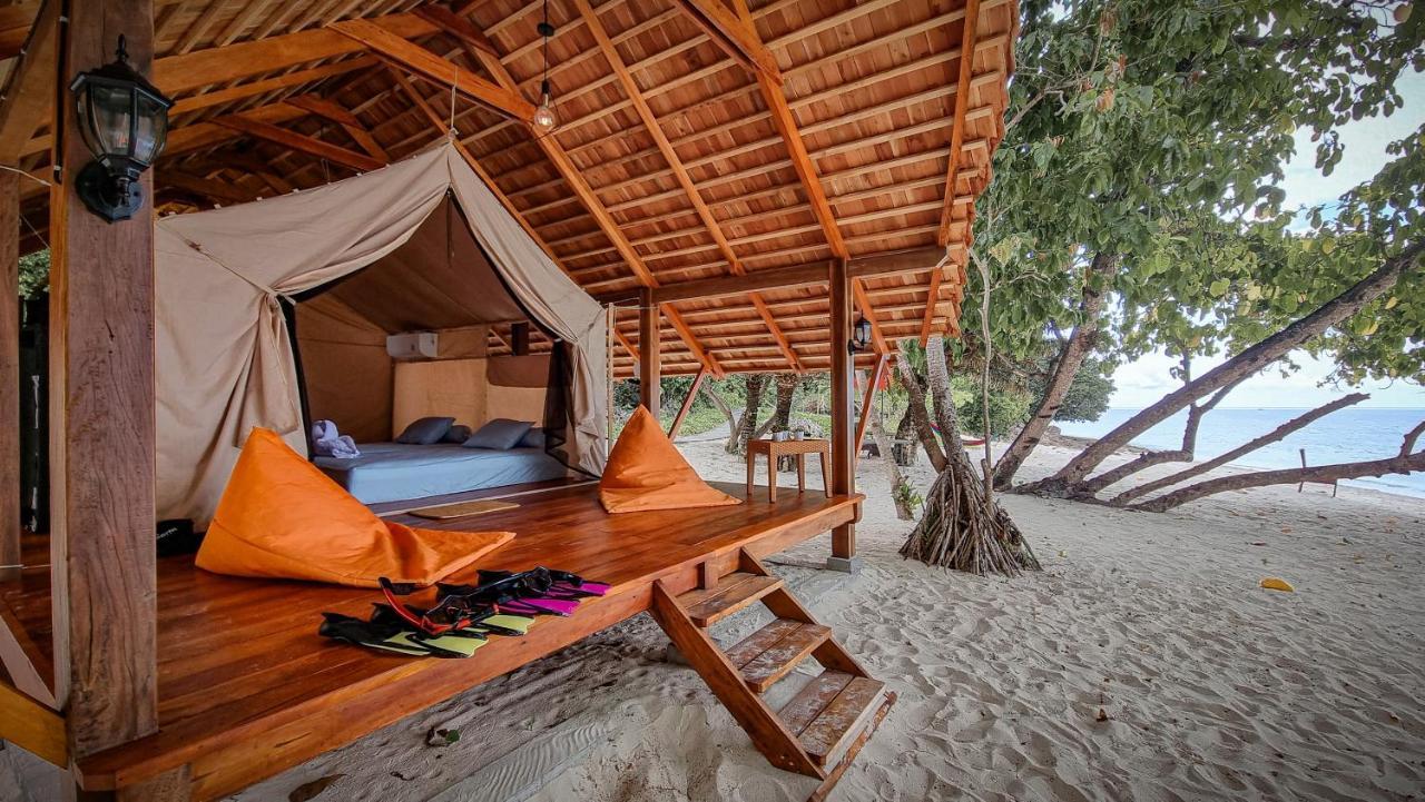 Lihaga Island & Club Luxury tent *