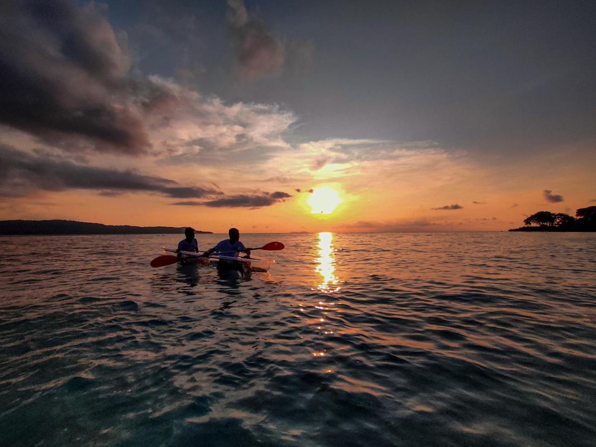 Lihaga Island & Club Serai